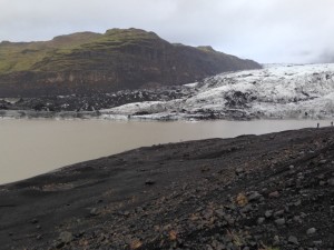 Grössere Lagune an der Gletscherzunge des Solheimajökull, Bild Eggert 09.10.2015 