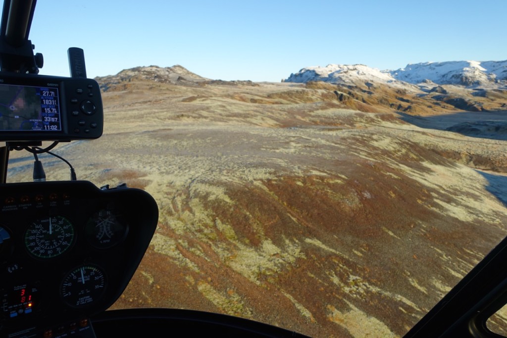 Im Helikopter Islands einigartige Natur von oben kennen lernen 09.11.2015